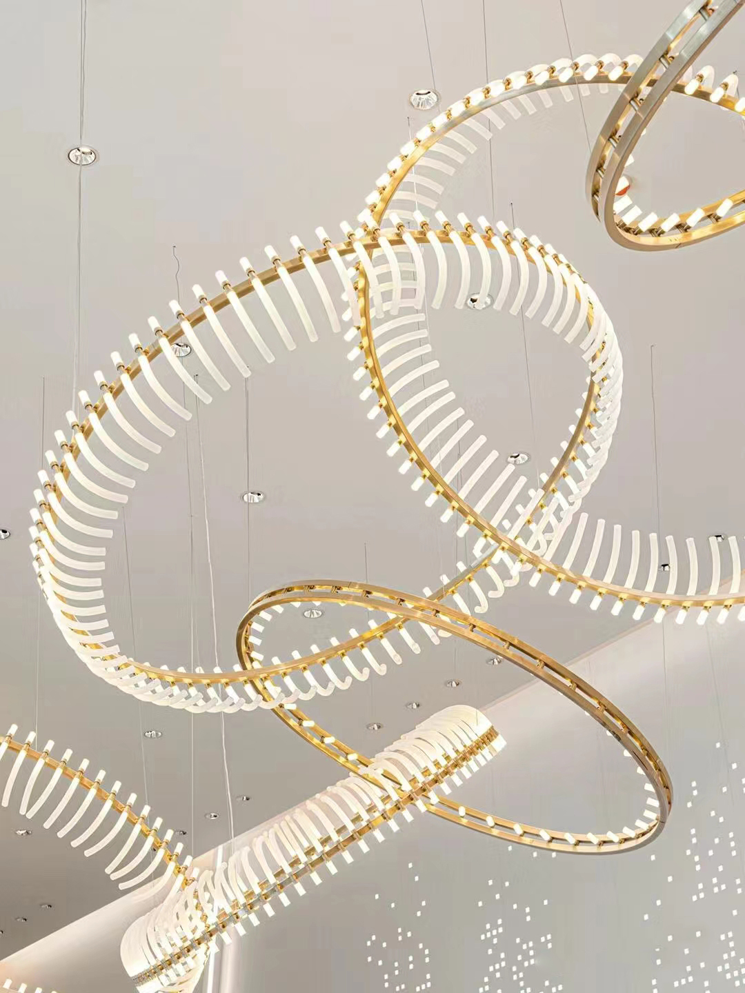 Dutti LED Ring Brass Acrylic Modern Chandelier Non-standard OEM/ODM Custom for Showroom